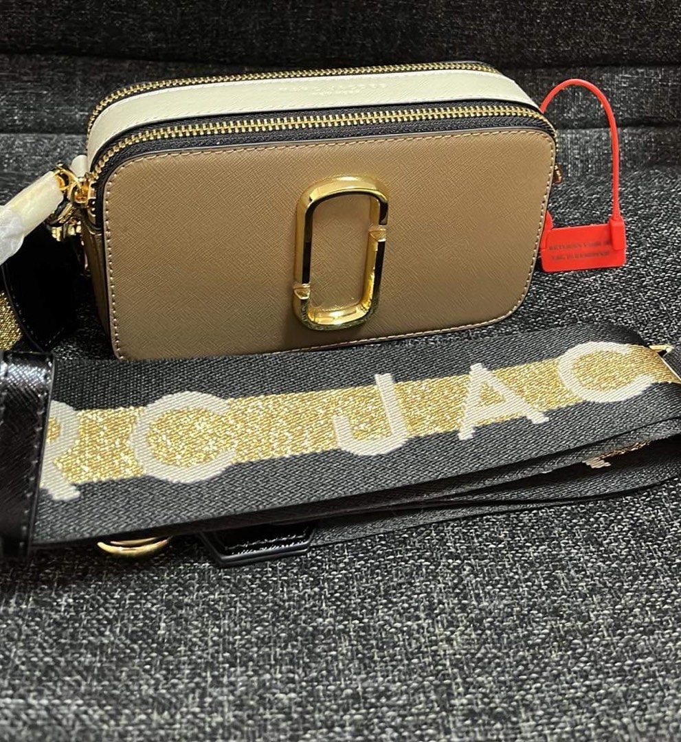 Marc Jacobs Camera Bag, Luxury, Bags & Wallets on Carousell