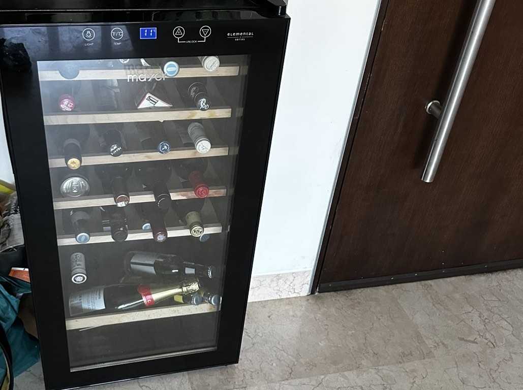 Mayer wine chiller (28 bottles), TV & Home Appliances, Kitchen