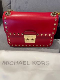 (Category: ) located in . Submitted by vanityshopper (Listing ID 1238919256, Image 1). Description: .