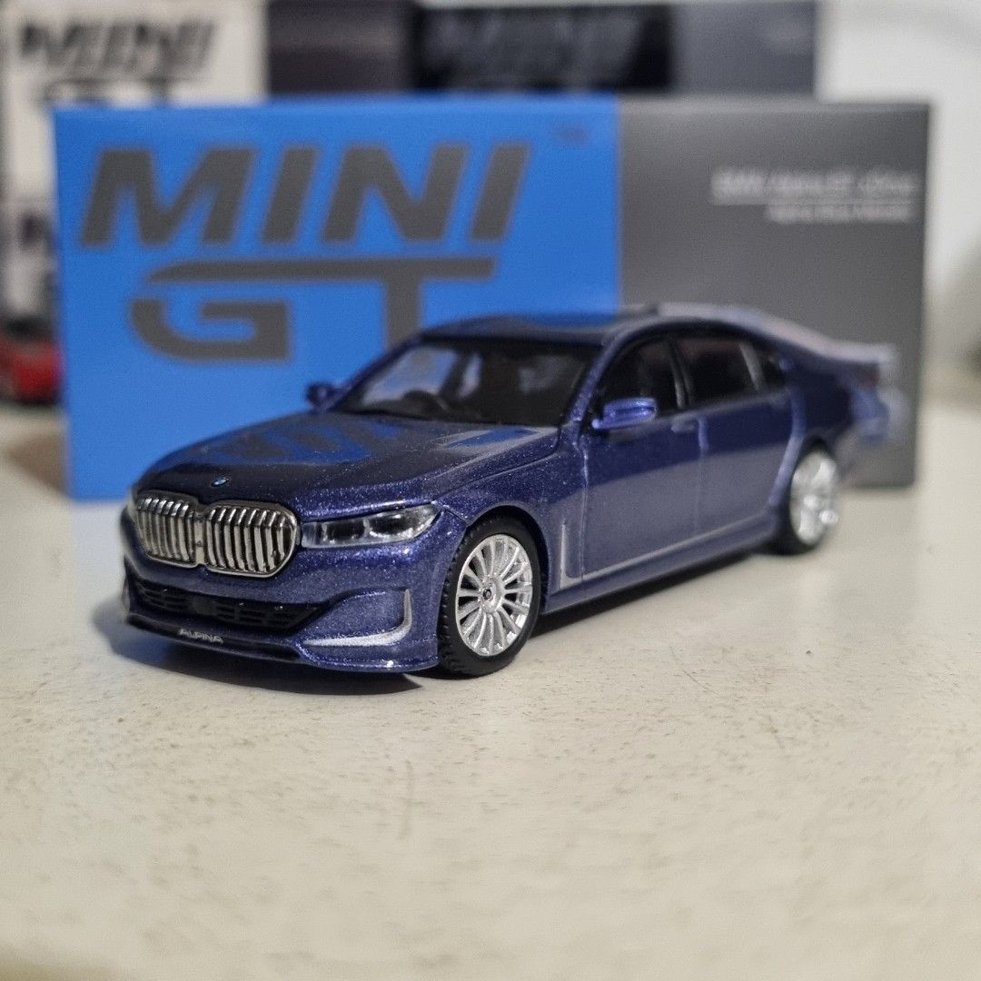 FIRST LOOK: MINI GT 1:64 BMW 7 Series! •