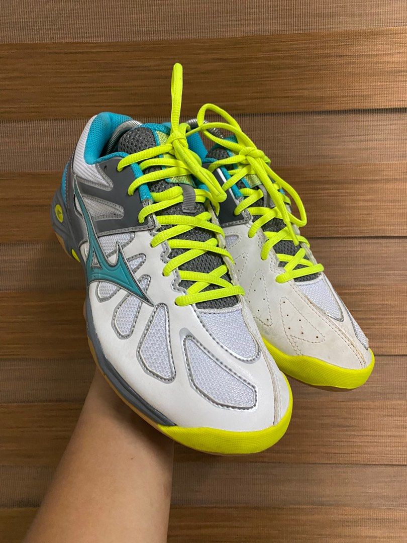 Mizuno wave sales smash mid