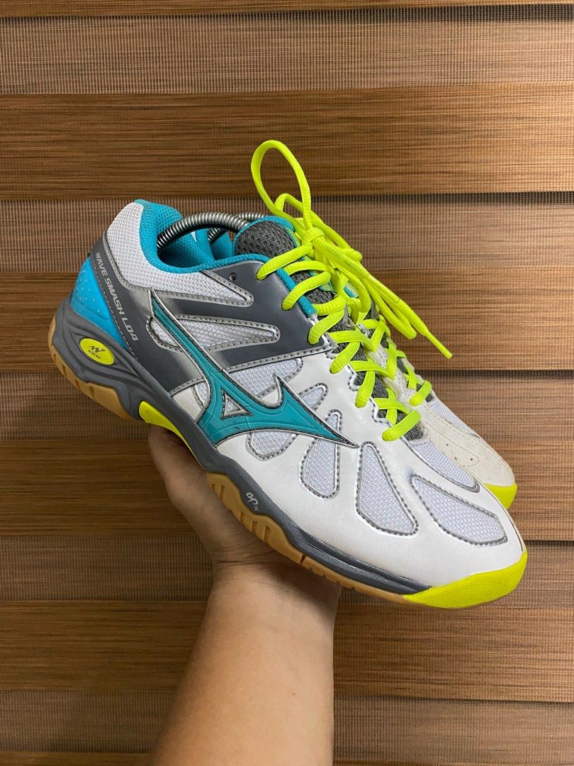 Mizuno wave shop smash lo4