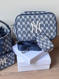Mlb Jacquard Monogram Cross Bag New York Yankees, Women's Fashion, Bags &  Wallets, Tote Bags on Carousell