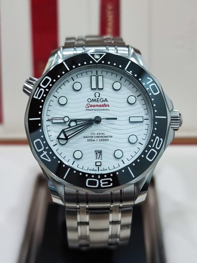 MSKL JOHAN OMEGA Seamaster 300m White Ceramic Steel Chronometer