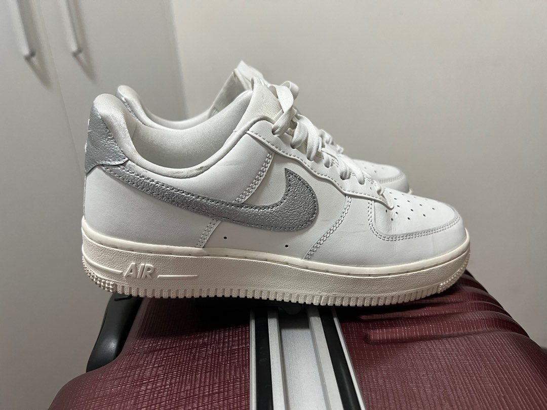 Nike air sales force silver logo
