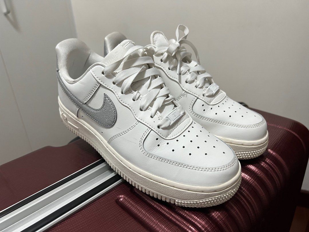 Nike Air Force 1 low silver swoosh