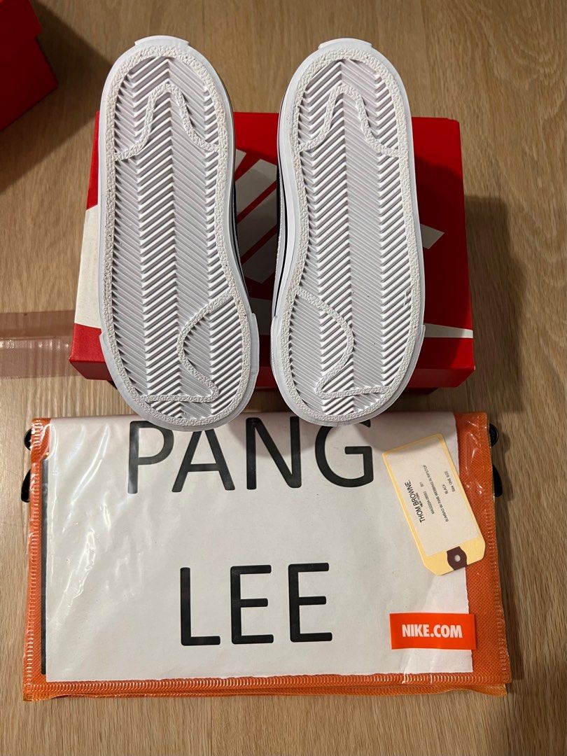 nike court legacy swoosh