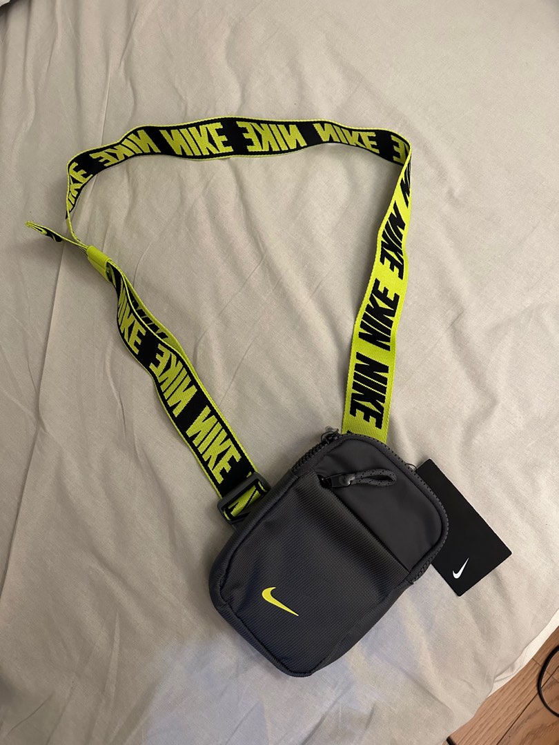nike, Men's Fashion, Bags, Sling Bags on Carousell