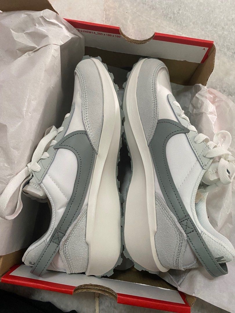 NIKE WMNS WAFFLE DEBUT SIZE US 7 AUTHENTIC Women s Fashion