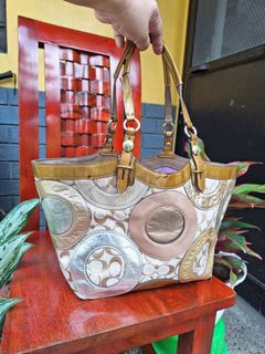 (Category: ) located in . Submitted by baglovers2020 (Listing ID 1238846051, Image 1). Description: .