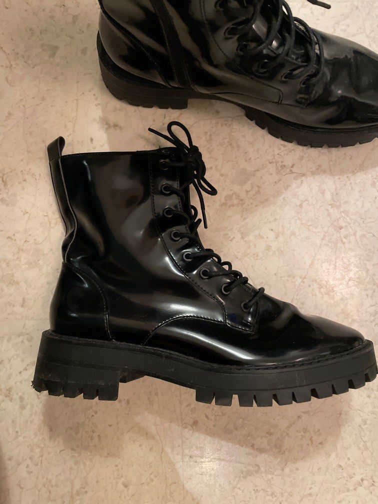 Pull and deals bear dr martens