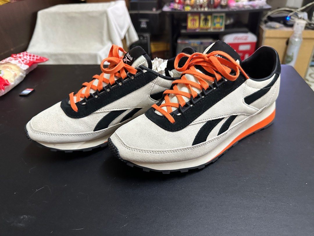 Reebok AZTEC WL US9.5 Carousell