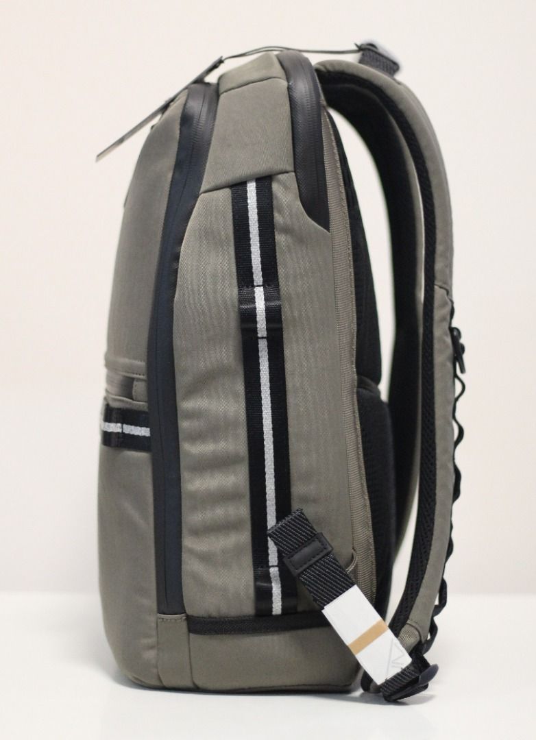 Retail $870 - New in box - Tumi 232782SN - Alpha Bravo Dynamic Backpack /  17