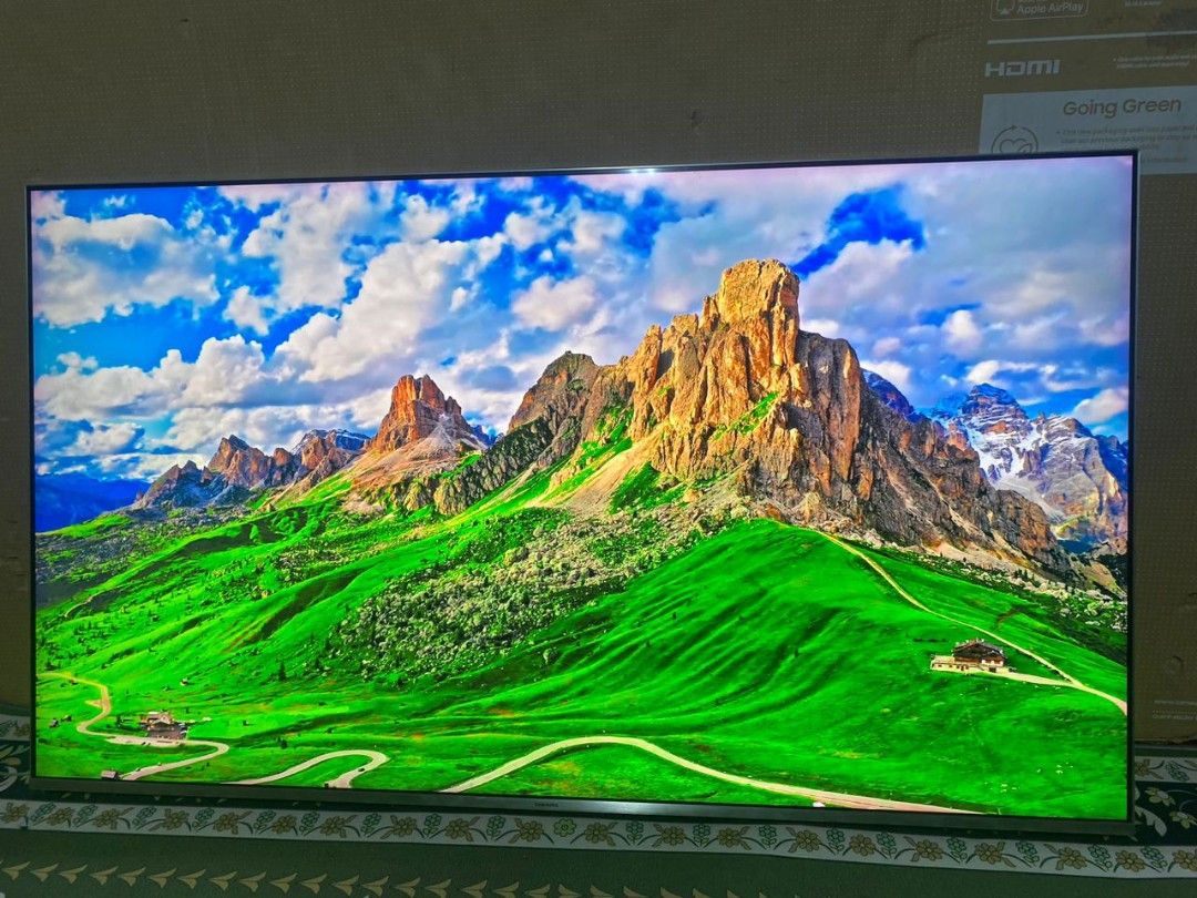 Samsung QLED 65 inch, TV & Home Appliances, TV & Entertainment, TV on