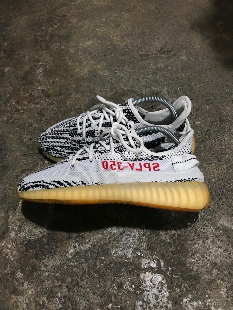 Sepatu Adidas Yeezy Boost 350 Zebra V2 Fesyen Pria Sepatu