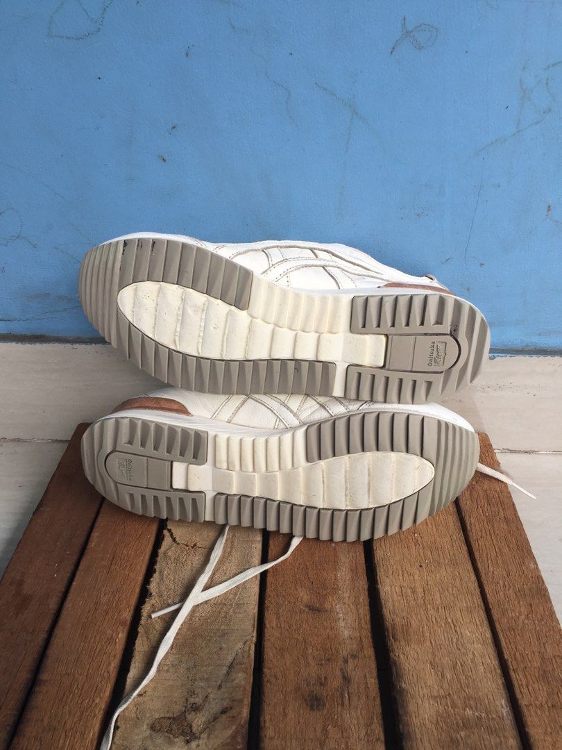gambar sepatu onitsuka tiger original