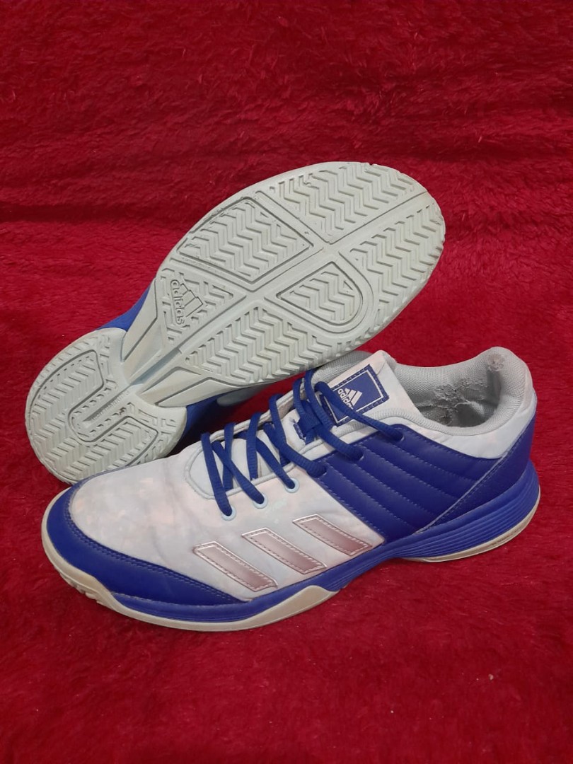 Sepatu tenis Adidas Ligra Original, Olah Raga, Perlengkapan Olahraga ...