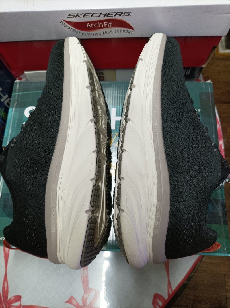 Mens sketchers size 11 store