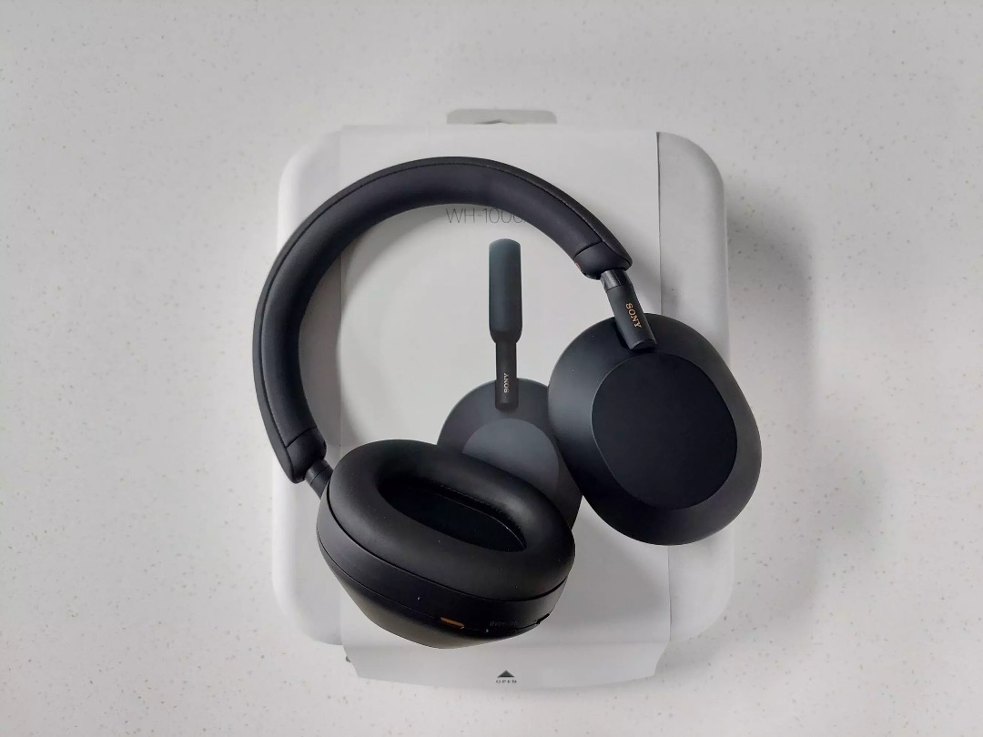 Sony Headphones XM5 Black, Audio, Headphones & Headsets on Carousell