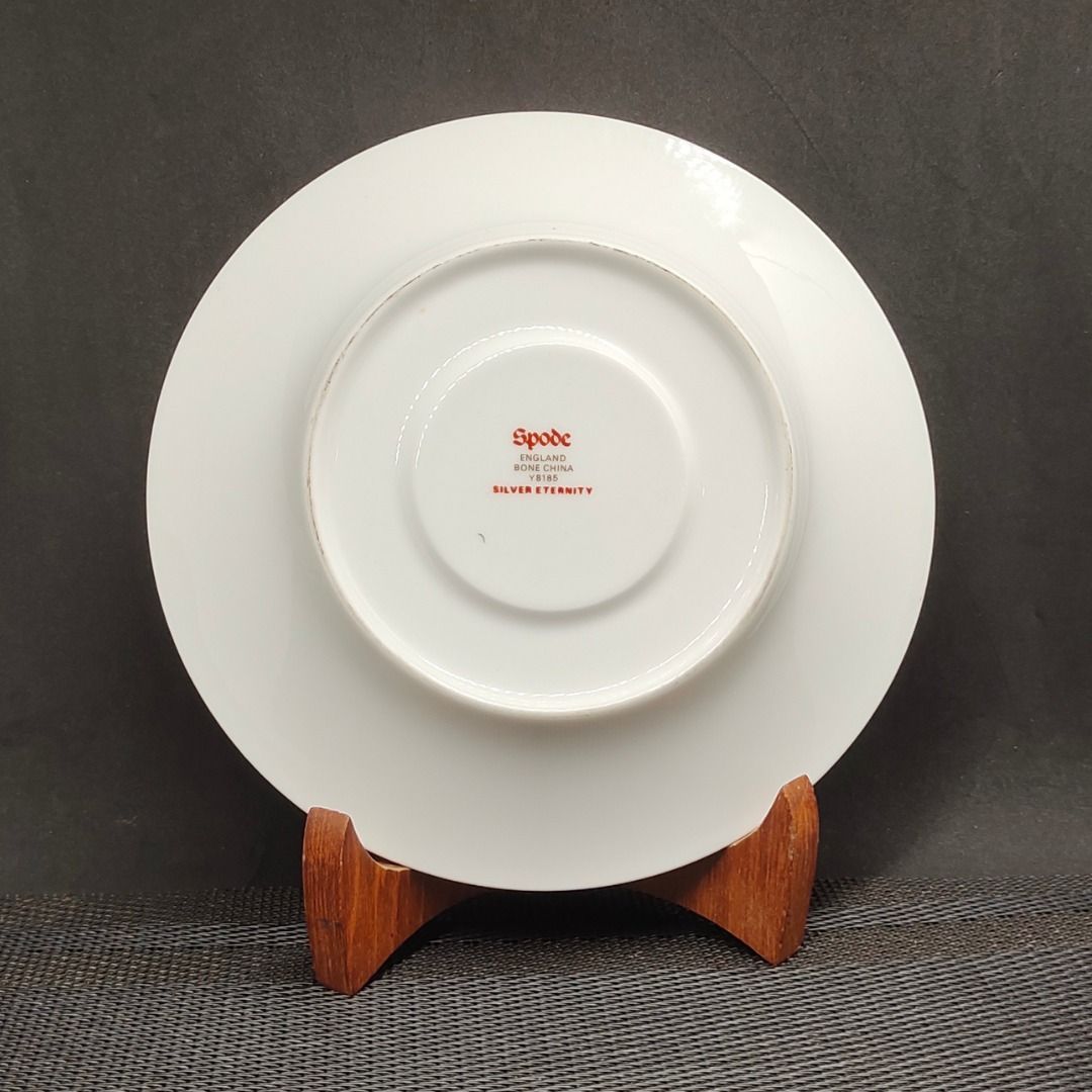 Spode Silver Eternity 6" Porcelain Saucer (Category: Coffee & Tea Tableware) located in Cabuyao City. Submitted by mamezaraph (Listing ID 1238942644, Image 2). Description: 🌷 Spode white saucer with Silver band and silver lining 🌷 Silver band is still intact but with light scuff marks 🌷 Very good condition, no chips, no cracks 🌷 6" (15cm) diameter 💖 Actual photo/s shown. Please manage your expectations. Check the photo/s for flaws if there a