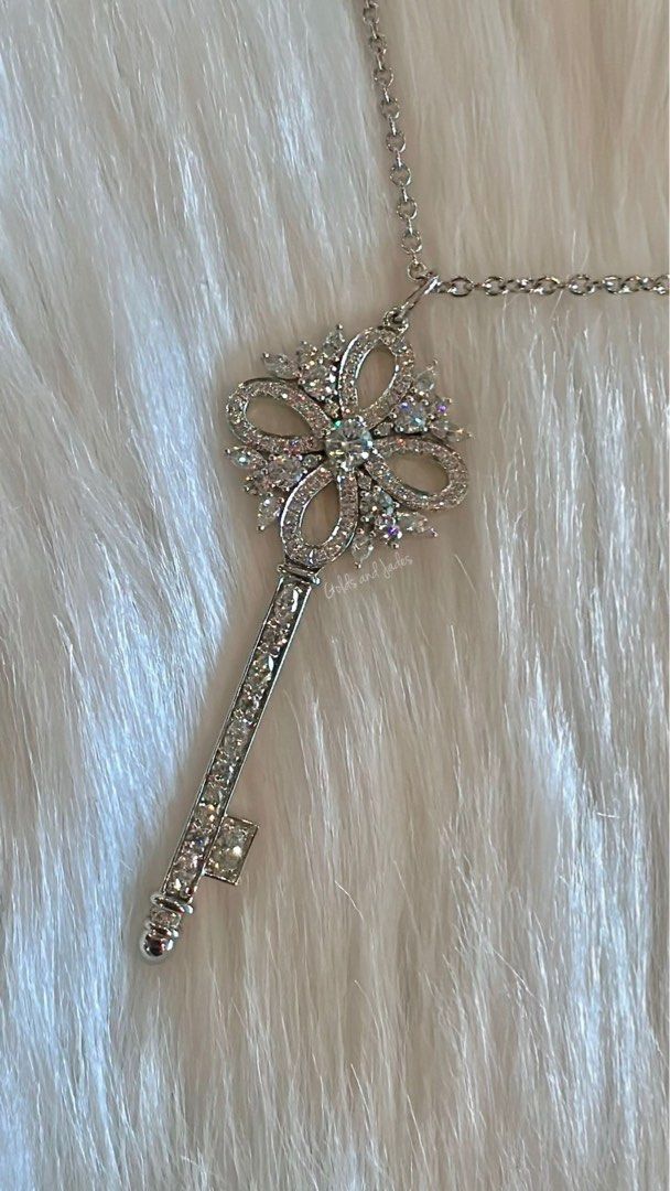 Tiffany victoria online key pendant price