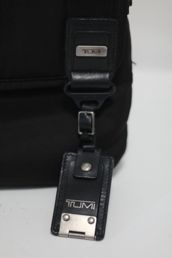 Tumi 22304DH - Alpha Bravo Annapolis Zip Flap Crossbody / Sling bag / 11