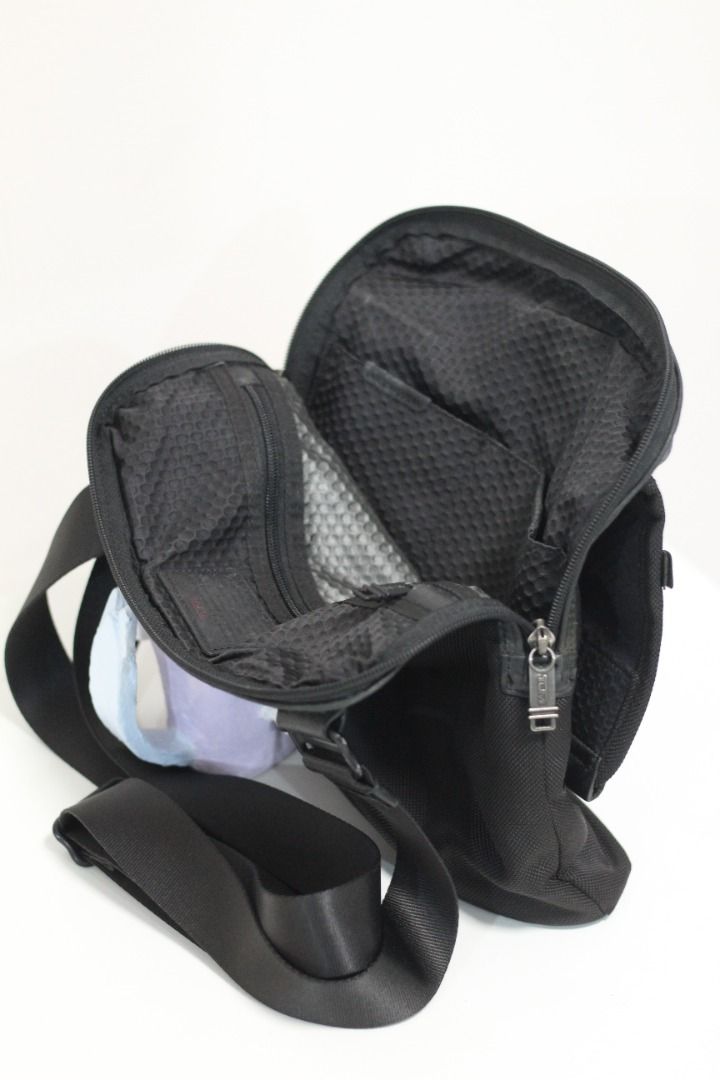 Tumi 22304DH - Alpha Bravo Annapolis Zip Flap Crossbody / Sling bag / 11