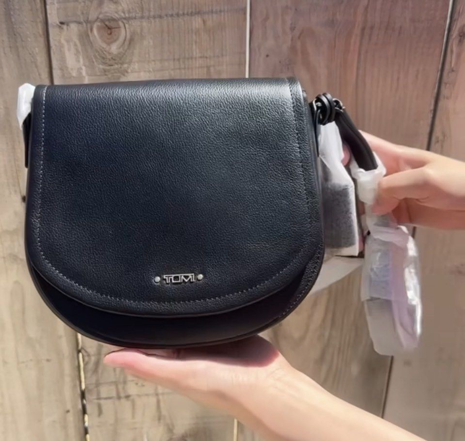 Tumi york crossbody online