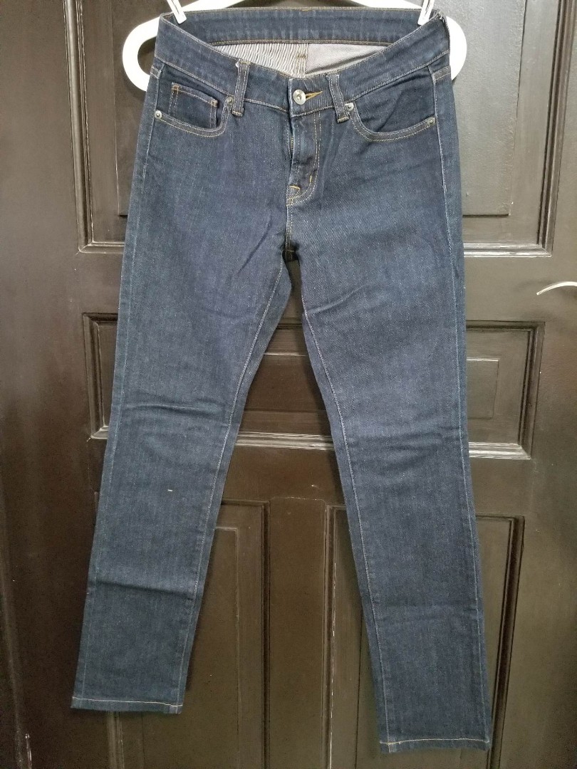 UNIQLO SKINNY JEANS on Carousell