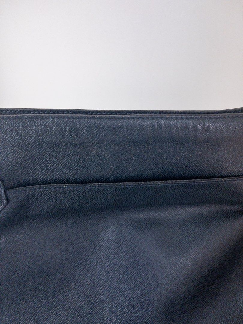 Louis Vuitton - Taiga Sasha Unisex M32630 - Messenger bag - Catawiki