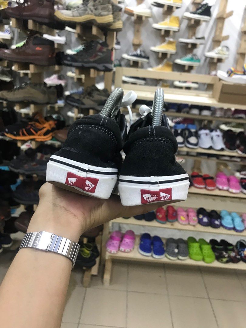 Vans Old Skool Men s Fashion Footwear Sneakers on Carousell