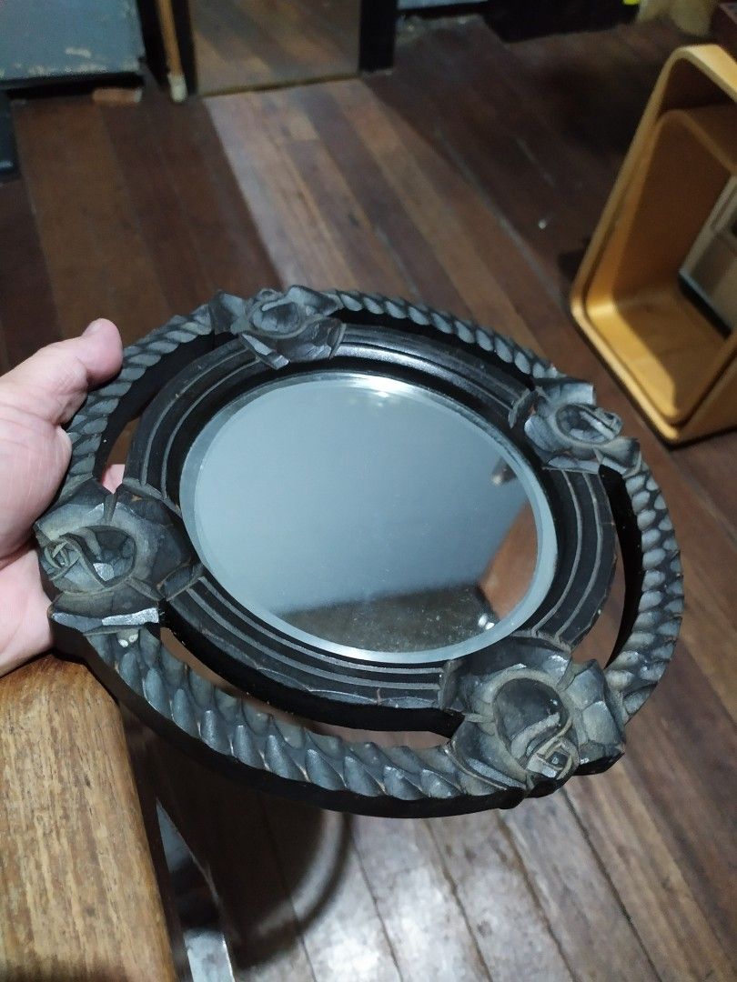 Wall mirror wood (Category: Mirrors) located in Quezon City. Submitted by toys_r_here (Listing ID 1238861901, Image 1). Description: solid wood my bigay As is po Pa check nlng ng condition sa pics What you see is what you get haggle pwede PM ME FOR MORE QUESTIONS First to pay gets the item ship pwed din Qc area near quezon ave. Payment pwede bdo bpi.