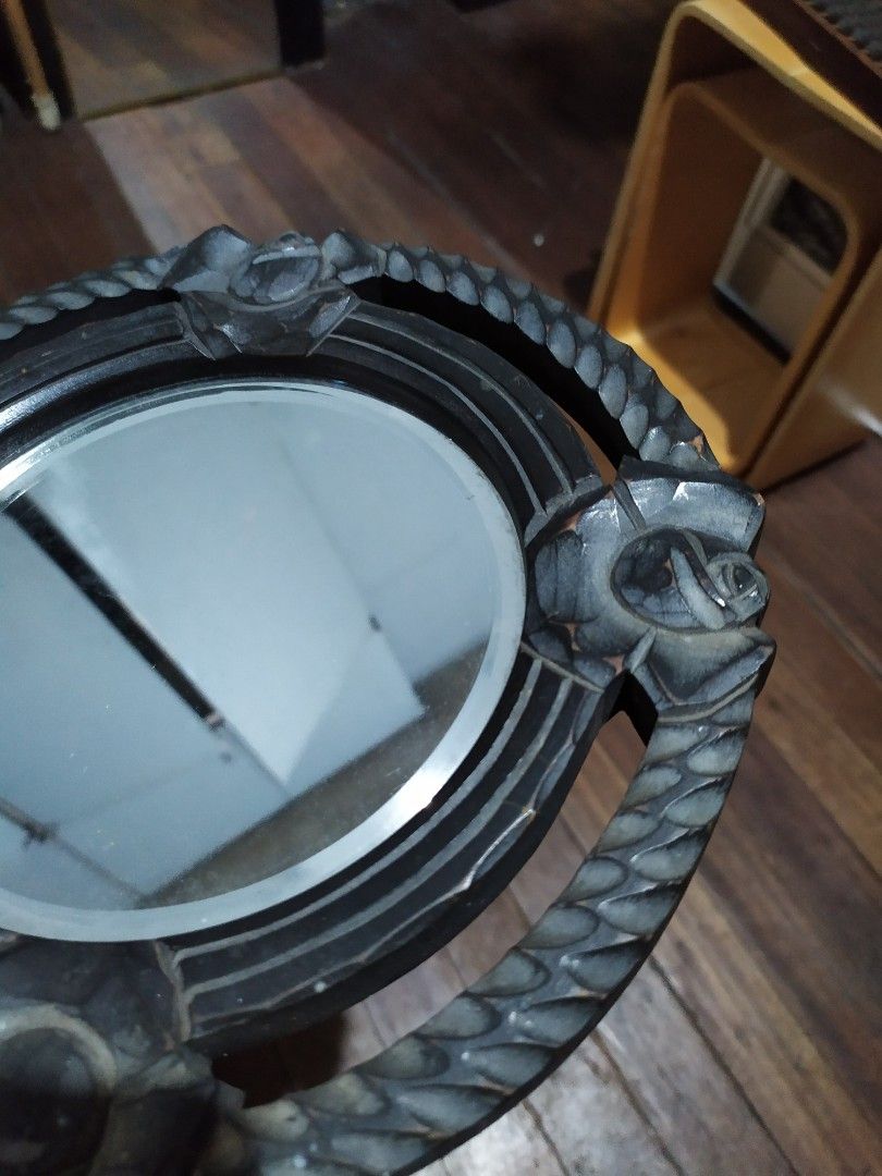 Wall mirror wood (Category: Mirrors) located in Quezon City. Submitted by toys_r_here (Listing ID 1238861901, Image 3). Description: solid wood my bigay As is po Pa check nlng ng condition sa pics What you see is what you get haggle pwede PM ME FOR MORE QUESTIONS First to pay gets the item ship pwed din Qc area near quezon ave. Payment pwede bdo bpi.