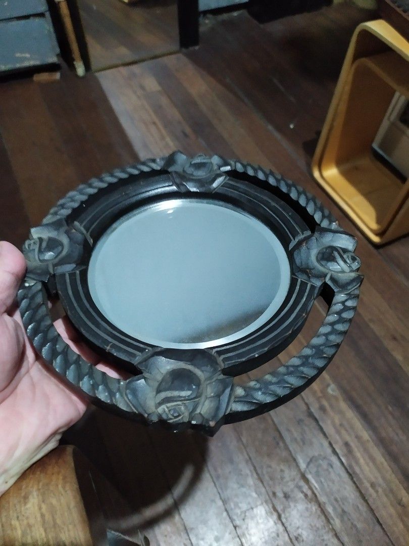 Wall mirror wood (Category: Mirrors) located in Quezon City. Submitted by toys_r_here (Listing ID 1238861901, Image 2). Description: solid wood my bigay As is po Pa check nlng ng condition sa pics What you see is what you get haggle pwede PM ME FOR MORE QUESTIONS First to pay gets the item ship pwed din Qc area near quezon ave. Payment pwede bdo bpi.