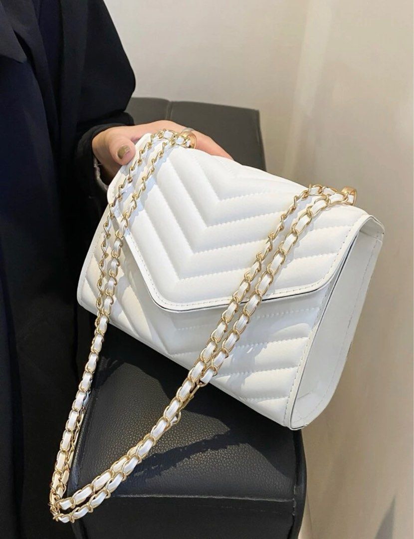 White puff square bag