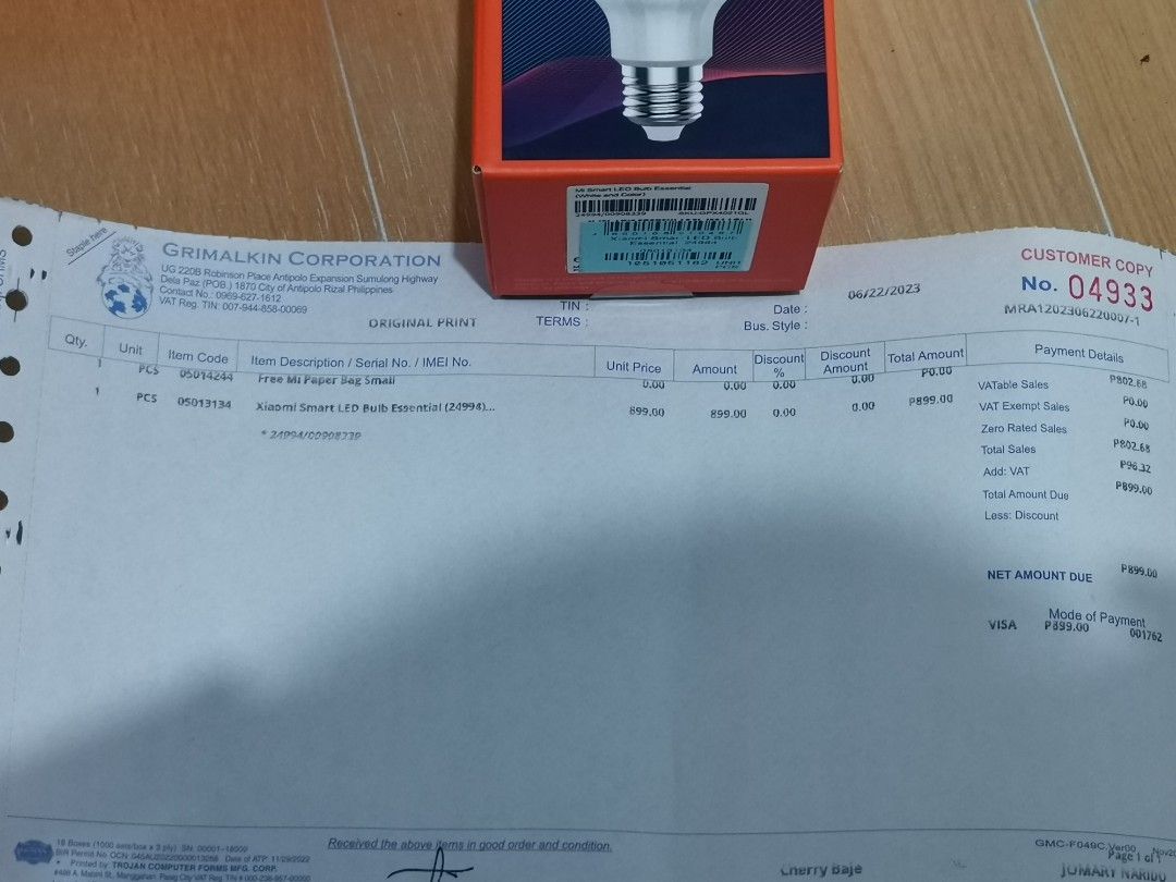 Xiaomi Smart light (Category: Lighting) located in Pasig City. Submitted by mamebon (Listing ID 1238917729, Image 2). Description: Original Xiaomi Smart Bulb (white and color) Brand new purchased on Xiaomi store (Robinsons mall) last June 22,2023 Please see official receipt RFS: spare Sf to be shouldered by buyer.