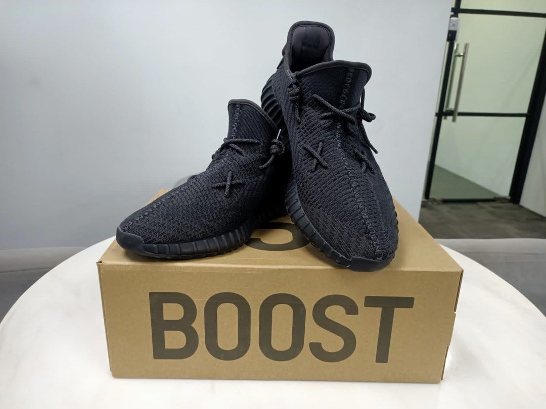 Yeezy boost 350 top all black