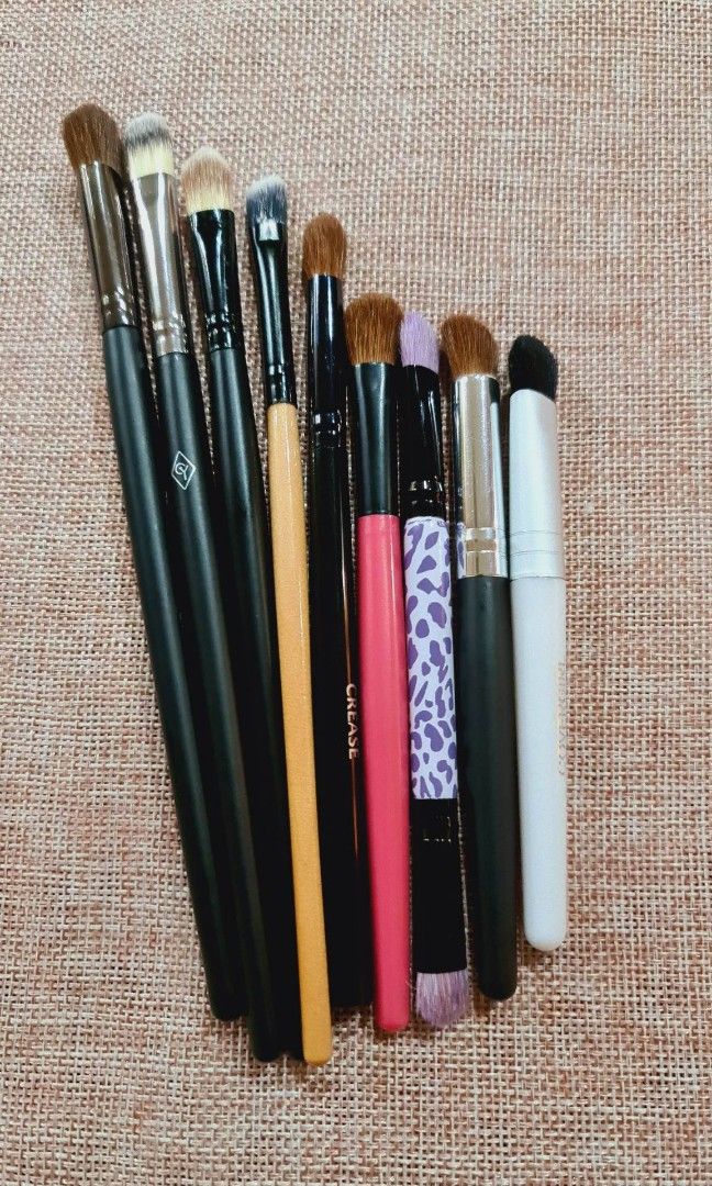 9pcs Eye Make Up Brush Set (Assorted) (Category: Makeup) located in Quezon City. Submitted by floreskari78555 (Listing ID 1238991331, Image 2). Description: 9pcs Eye Make Up Brush Set (Assorted) Set includes; -Cover girl Eyeshadow Brush -Nose Contour Brush -Dual Ended Eyeshadow Brush Animal Print Violet -Eyeshadow Brush (Tapered) -Studio Tools Crease Blending Eyeshadow Brush -Angled Brush (Wooden) -Concealer Brush -CY Concealer Brush -CY Meduim E