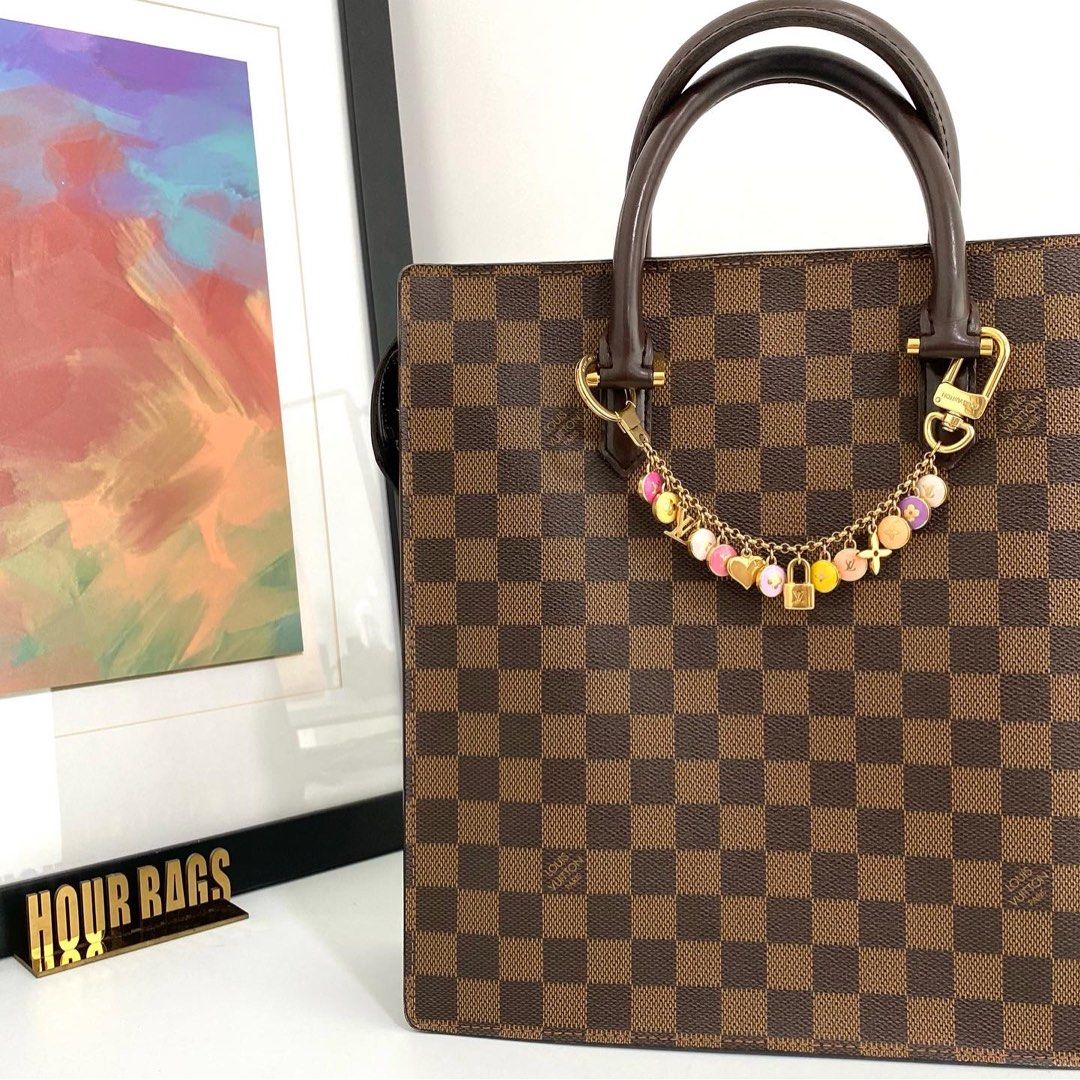 Louis Vuitton LV Vintage Damier Venice Sac Plat Bag, Luxury, Bags & Wallets  on Carousell