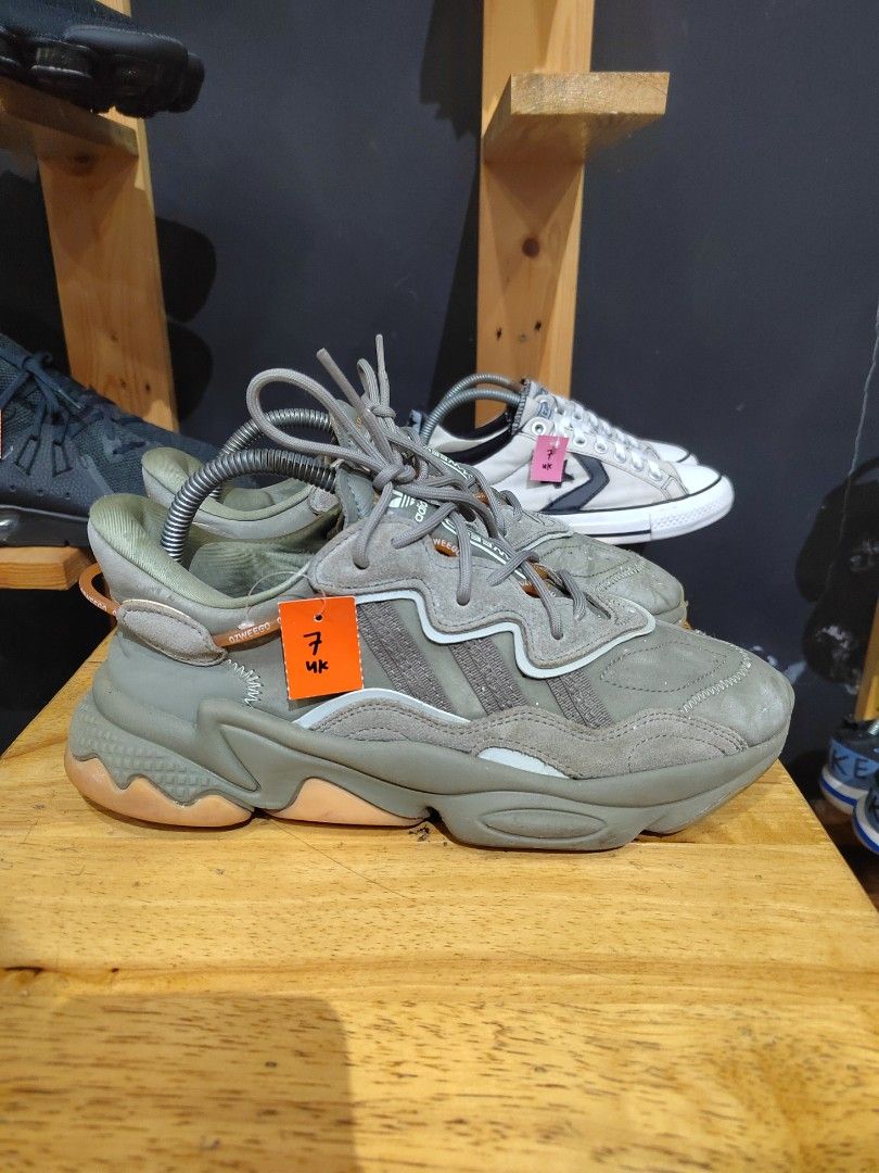 Adidas us ozweego top chile