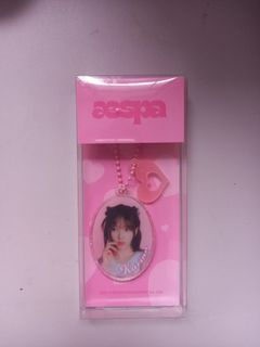 （分類：）位於 。 由 keiraaa123 提交（商品編號 1239063738，圖片 1）。簡介： 。