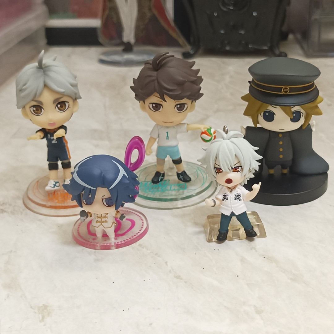 Assorted anime chibi figures on Carousell