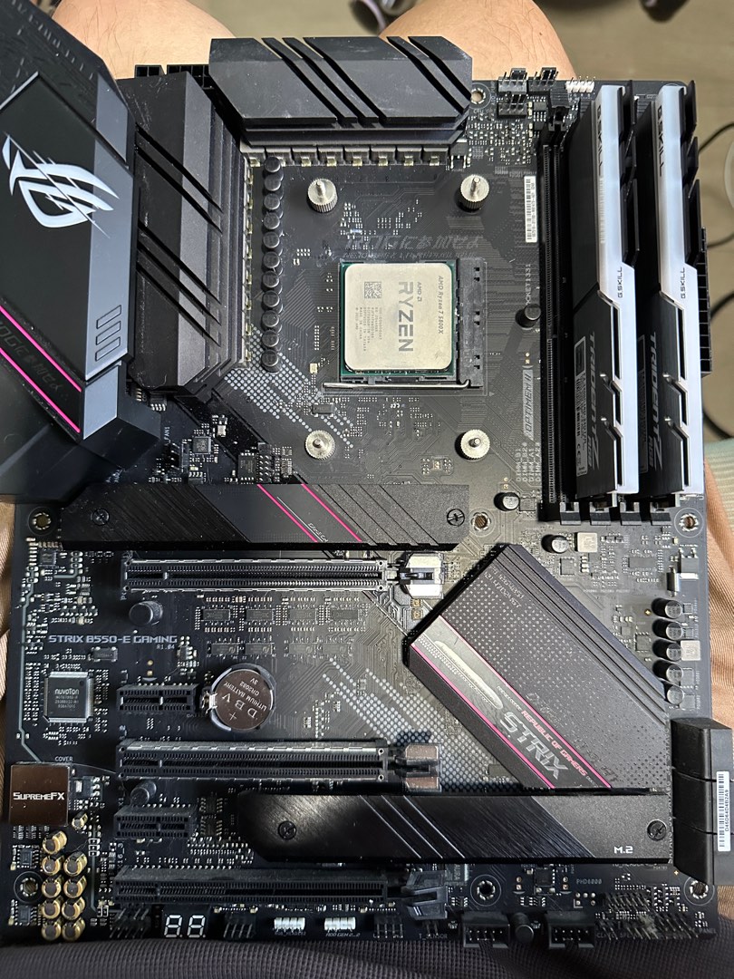ASUS ROG B550E Motherboard with Ryzen R7 5800X and G.Skill Trident Z