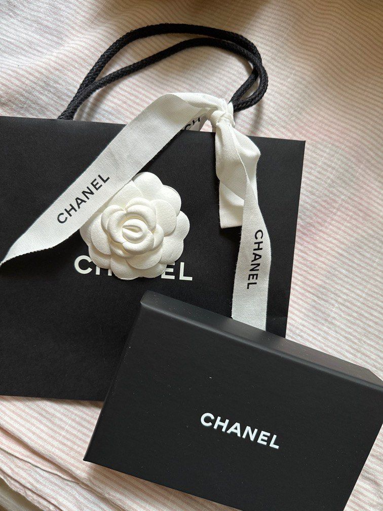 Authentic chanel gift - Gem