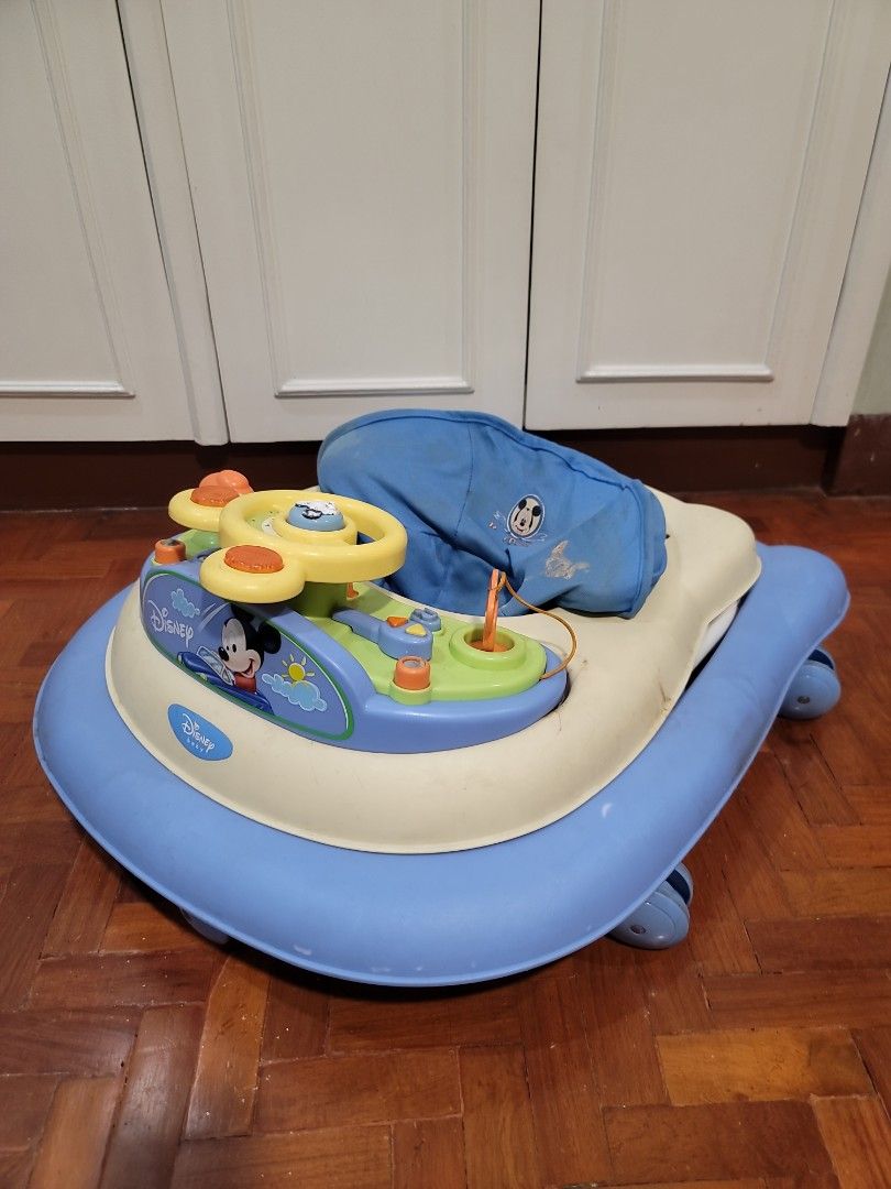 Baby stroller (Category: Strollers) located in Manila. Submitted by uys958 (Listing ID 1239067582, Image 2). Description: Simple cleaning is needed, the seat cushion is damaged, the overall is solid, the pulleys are smooth, the plastic frame is not cracked, good quality..