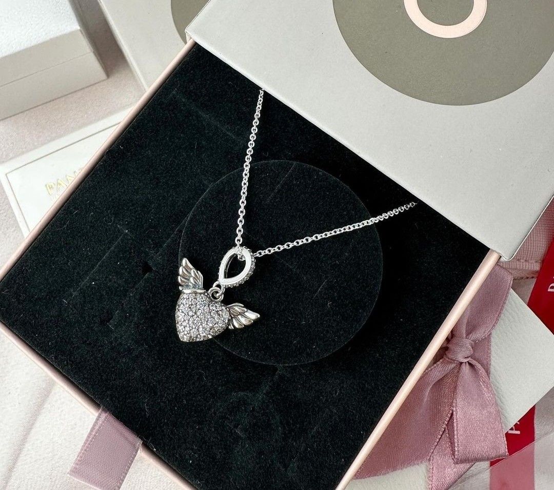 Amazon.com: LOOVE Angel Wing Necklace 925 Sterling Silver Guardian Angel  Necklace for Women Sister Friends Mother Daughter Wing Pendant with 18