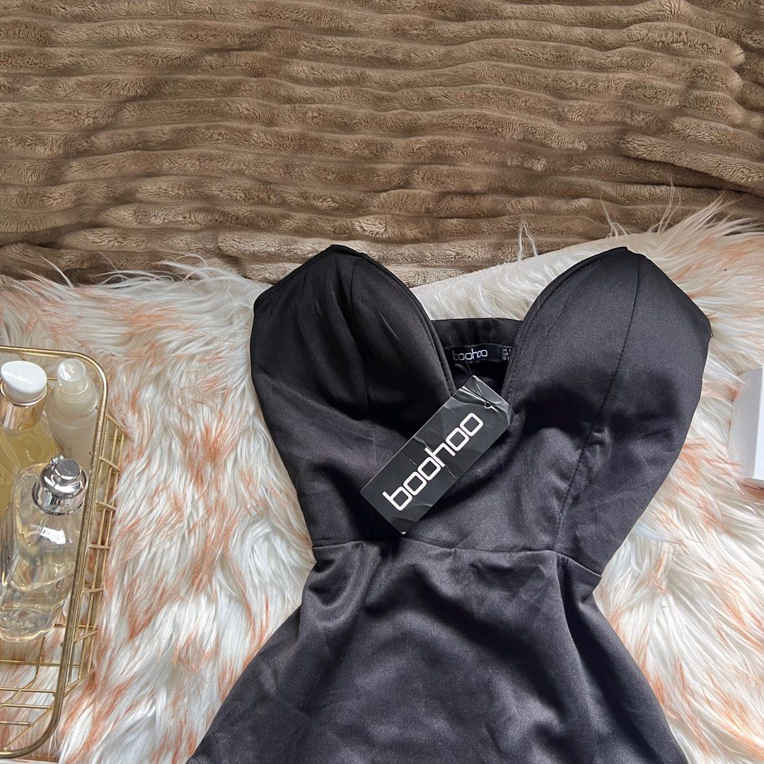 Boohoo bodysuit, Women's Fashion, Tops, Others Tops on Carousell