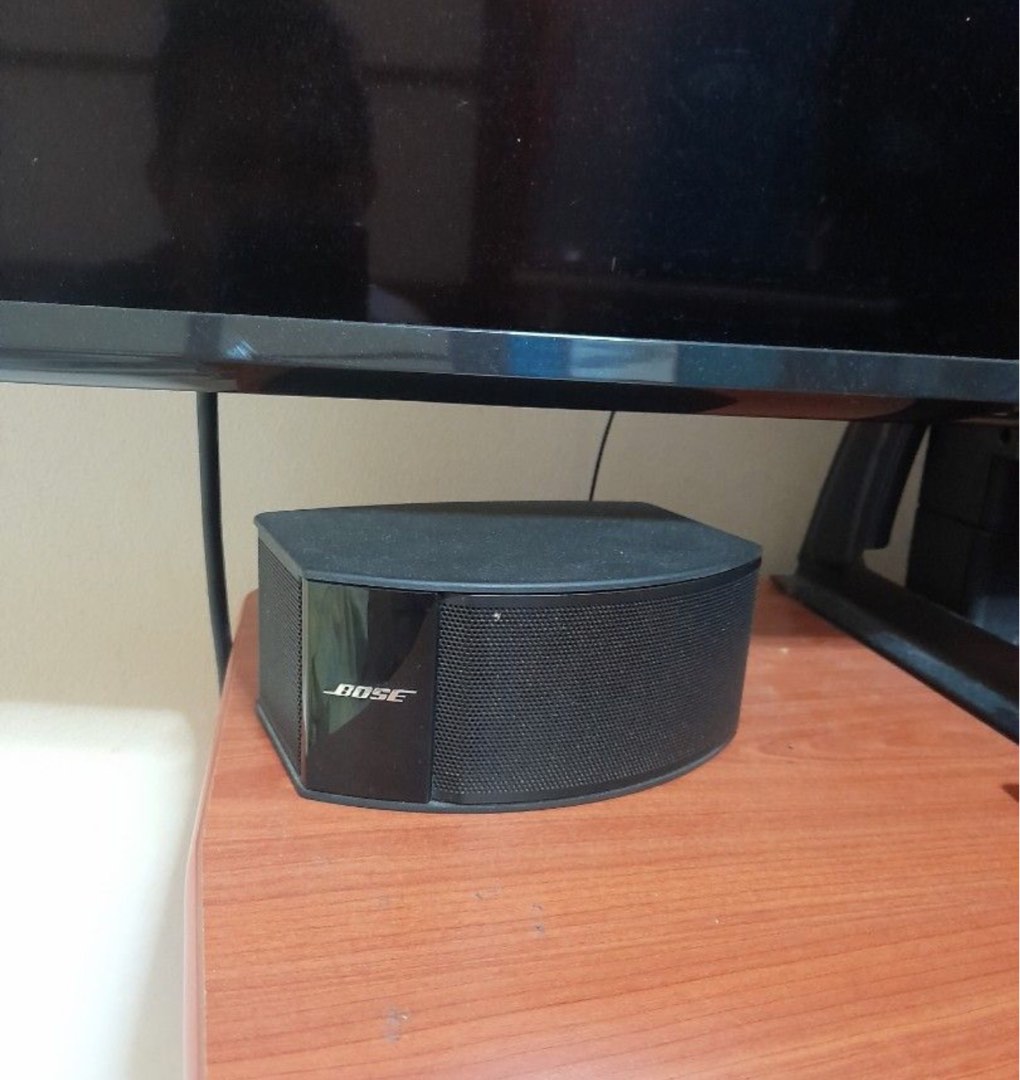 Bose 235 speakers only No Cables Audio, Soundbars, Speakers