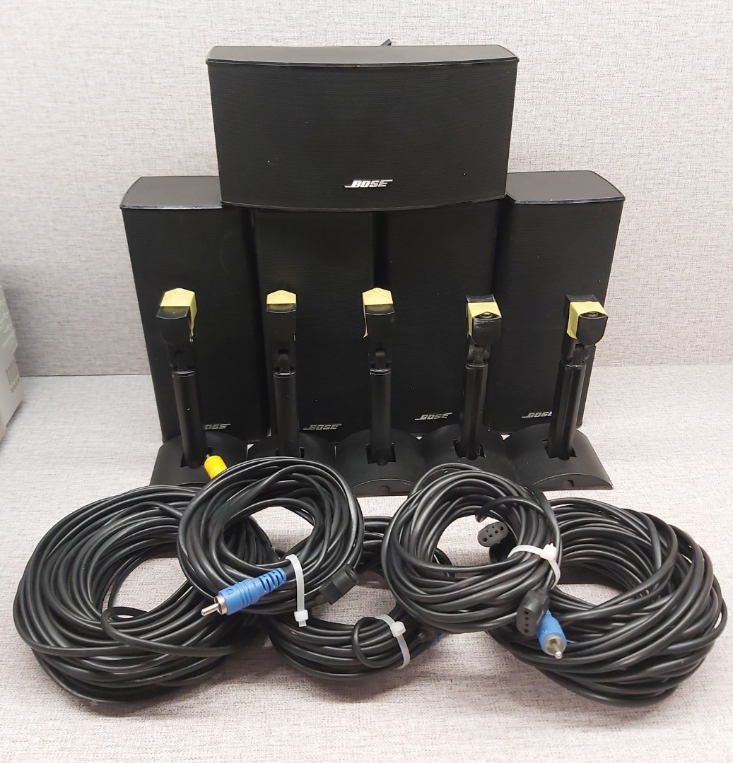 Bose Jewel II speaker x 5 with wall mount / speaker cable ( HKD