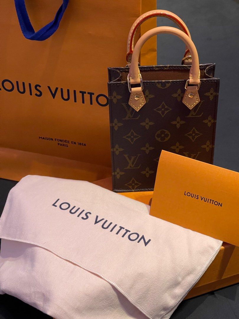 LV petit sac plat vs fold me pouch. Which should i go for? : r